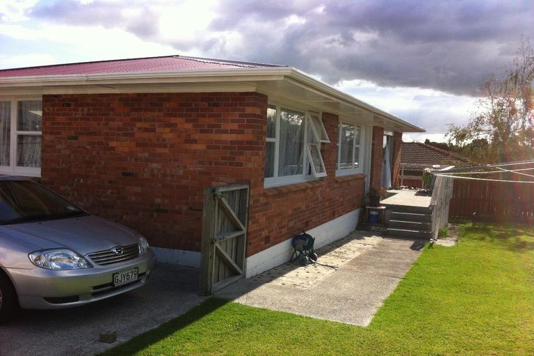 Photo of property in 2/25 Russell Road, Manurewa, Auckland, 2102