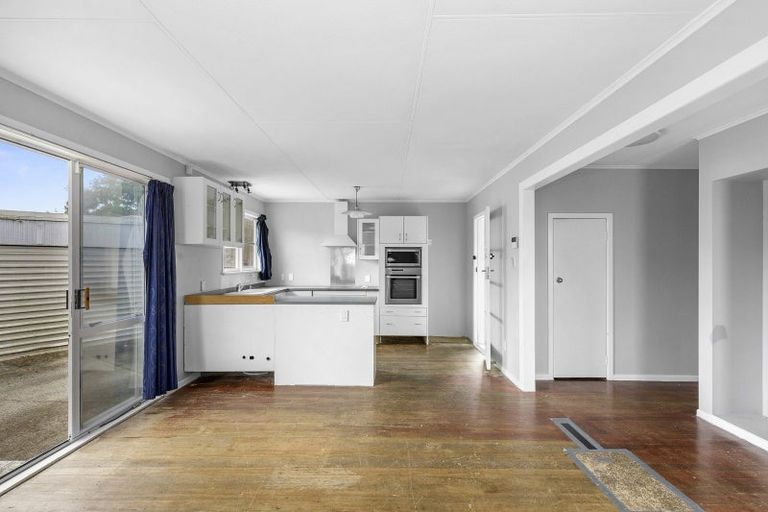 Photo of property in 4 Parenga Street, Wainuiomata, Lower Hutt, 5014