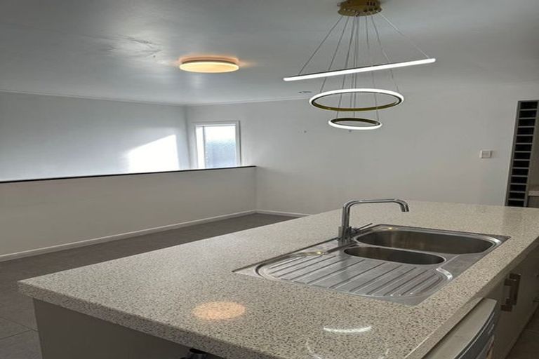 Photo of property in 24 Spencer Road, Pinehill, Auckland, 0632