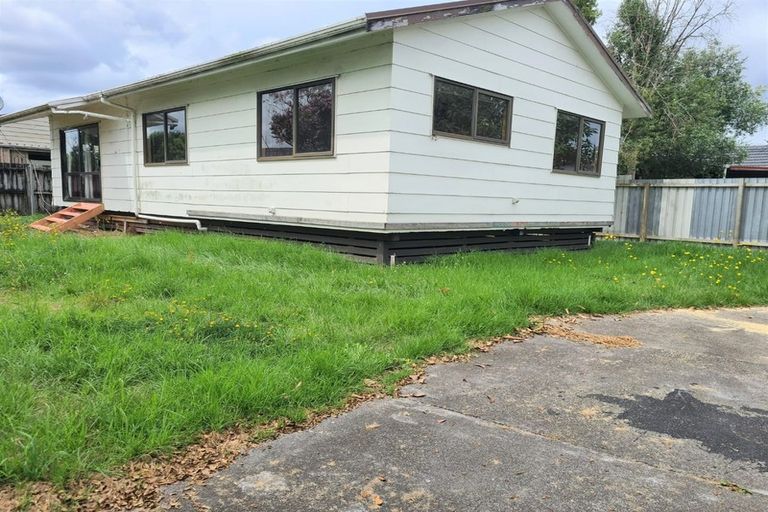 Photo of property in 25 Garelja Road, Henderson, Auckland, 0612