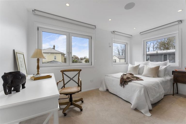 Photo of property in 62a Holly Road, St Albans, Christchurch, 8014