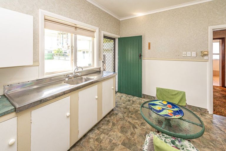 Photo of property in 12 Roberts Avenue, Aramoho, Whanganui, 4500