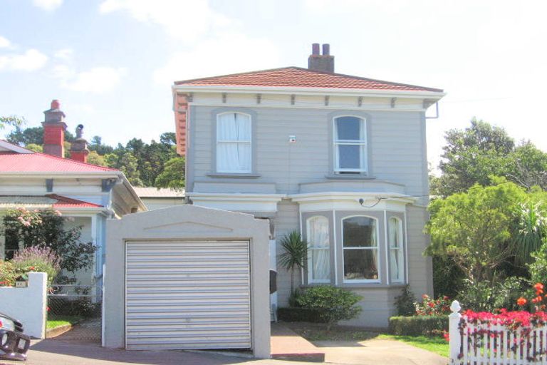 Photo of property in 42 Wright Street, Mount Cook, Wellington, 6021