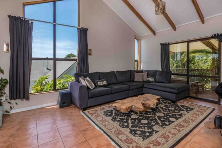 Photo of property in 11 Falls View Road, Haruru, 0204