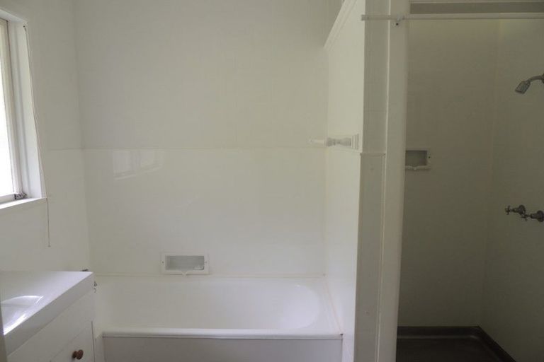 Photo of property in 1a Enfield Road, Hospital Hill, Napier, 4110