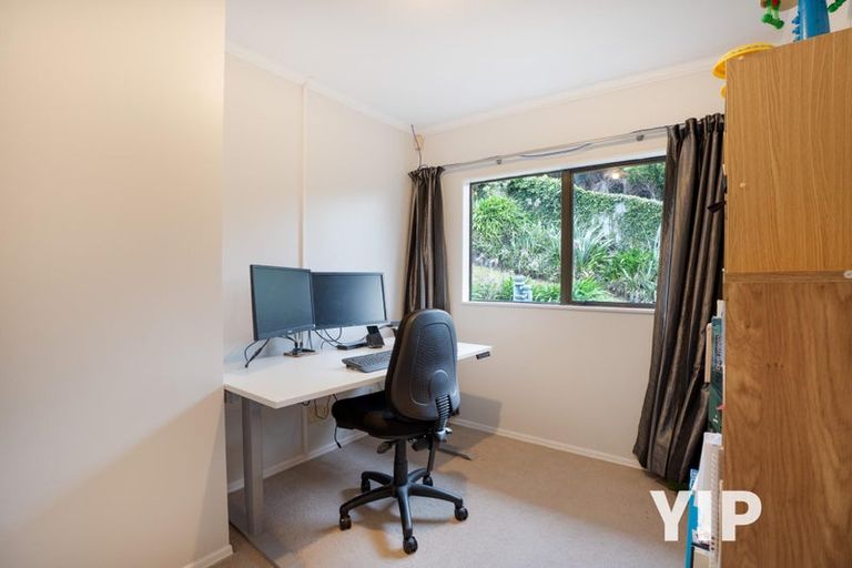 Photo of property in 85 Woodman Drive, Tawa, Wellington, 5028
