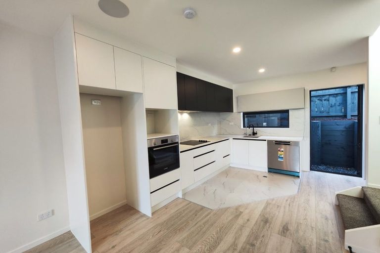 Photo of property in 9/13 Grove Lane, Pakuranga, Auckland, 2010