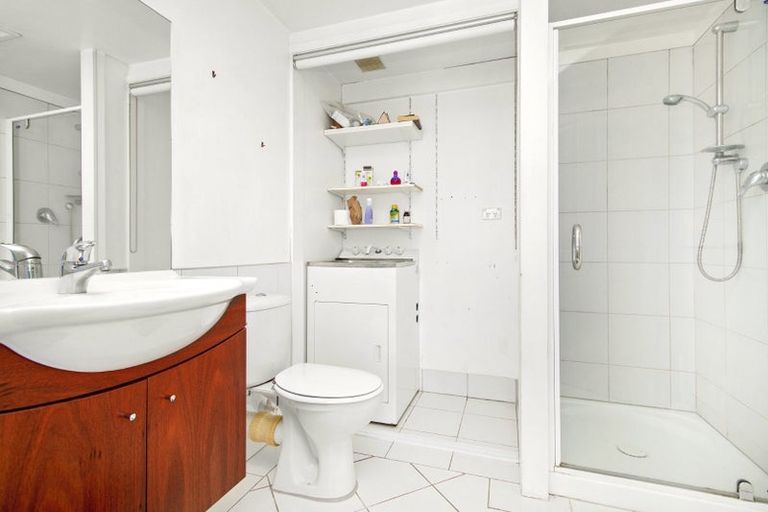 Photo of property in 275u2 Karaka Bay Road, Karaka Bays, Wellington, 6022