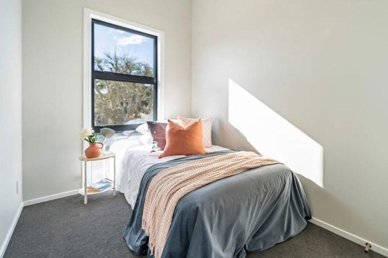 Photo of property in 380b Cambridge Terrace, Naenae, Lower Hutt, 5011