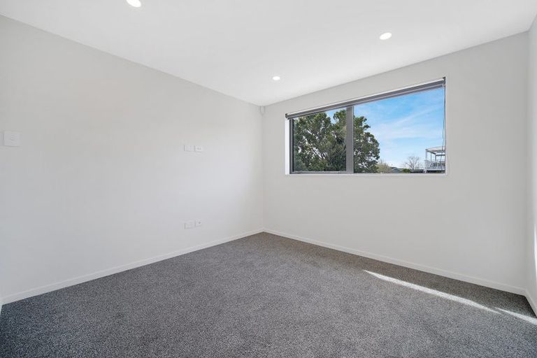 Photo of property in 57 Chatsworth Crescent, Pakuranga Heights, Auckland, 2010