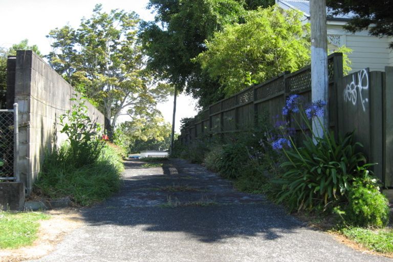 Photo of property in 5 Hastie Avenue, Mangere Bridge, Auckland, 2022