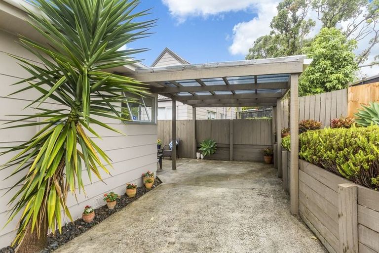 Photo of property in 1/25 Mayall Avenue, Beach Haven, Auckland, 0626