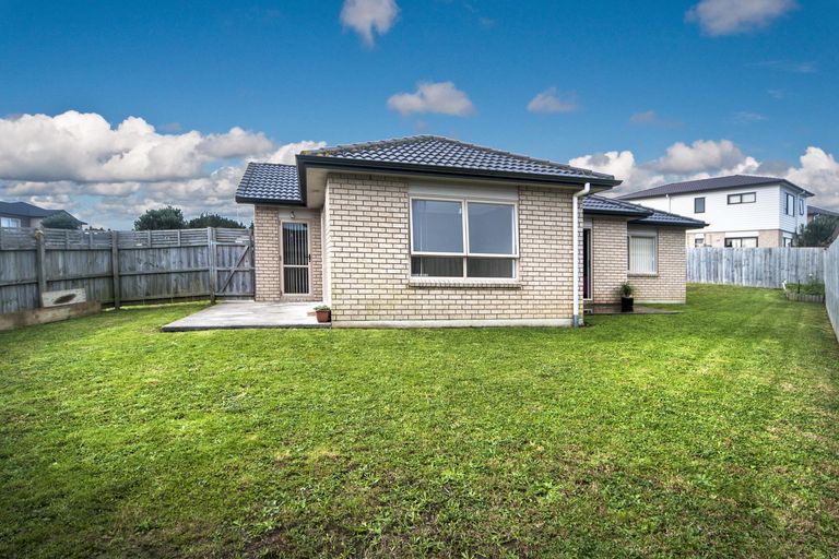 Photo of property in 3 Kokako Rise, Papakura, 2110