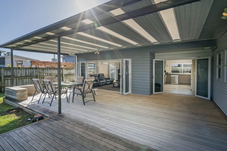 Photo of property in 8 Dotterel Place, Whitianga, 3510