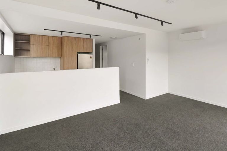 Photo of property in 67u3 Tiketike Way, Brooklyn, Wellington, 6021