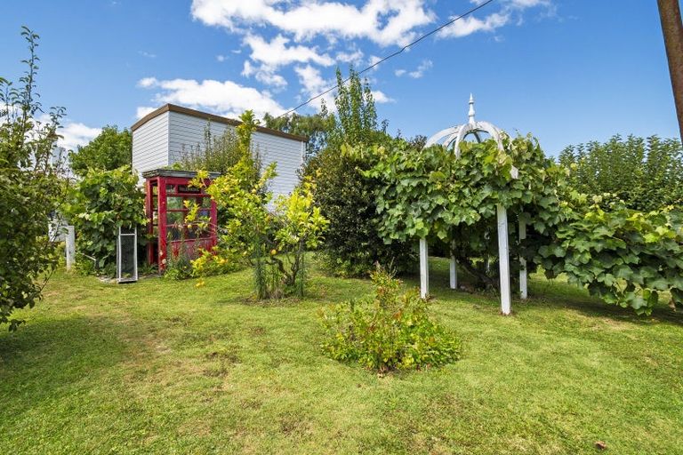 Photo of property in 8 Ross Street, Marton, 4710