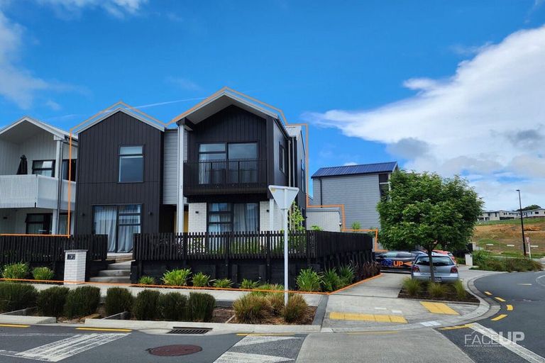 Photo of property in 1 Wai Place, Westgate, Auckland, 0614