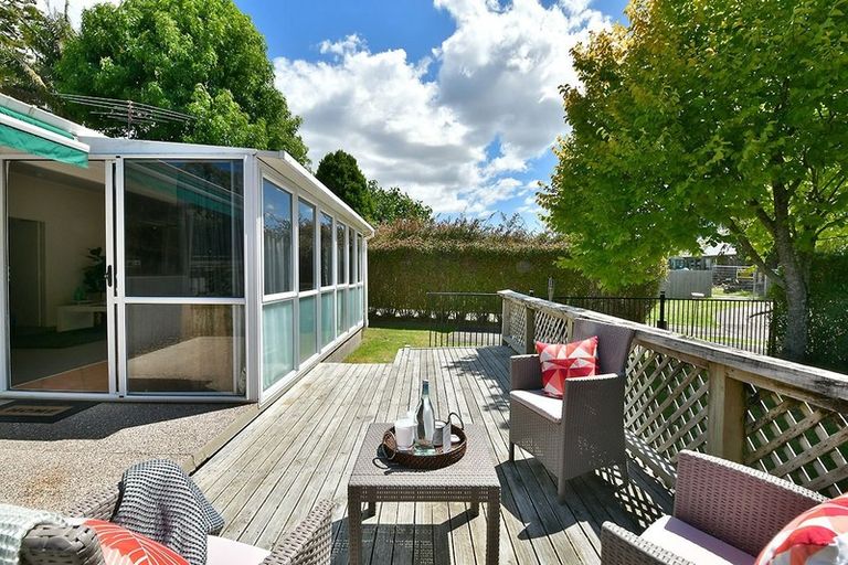 Photo of property in 23 Lillian Place, Orewa, 0931