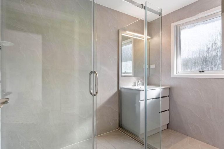 Photo of property in 8 Skyla Place, Massey, Auckland, 0614