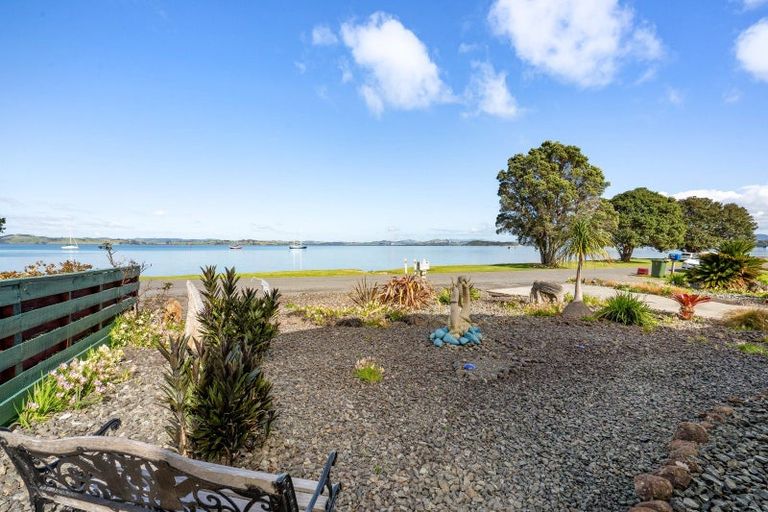 Photo of property in 6 Waikaraka Beach Road, Tamaterau, Whangarei, 0174