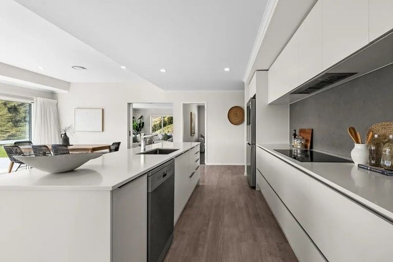 Photo of property in 170 Eskridge Drive, Eskdale, Napier, 4182