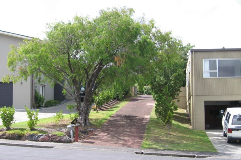 Photo of property in 1/8 Christensen Place, Forrest Hill, Auckland, 0620