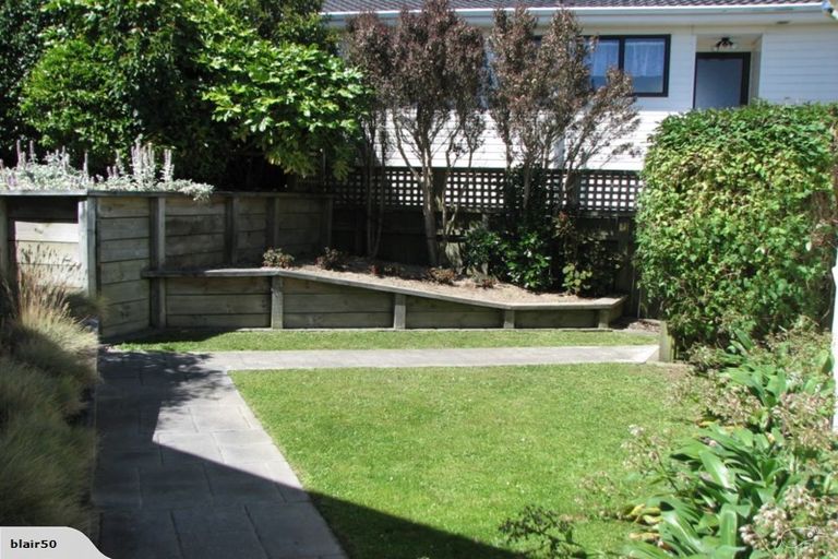 Photo of property in 47 Fitzpatrick Street, Newlands, Wellington, 6037