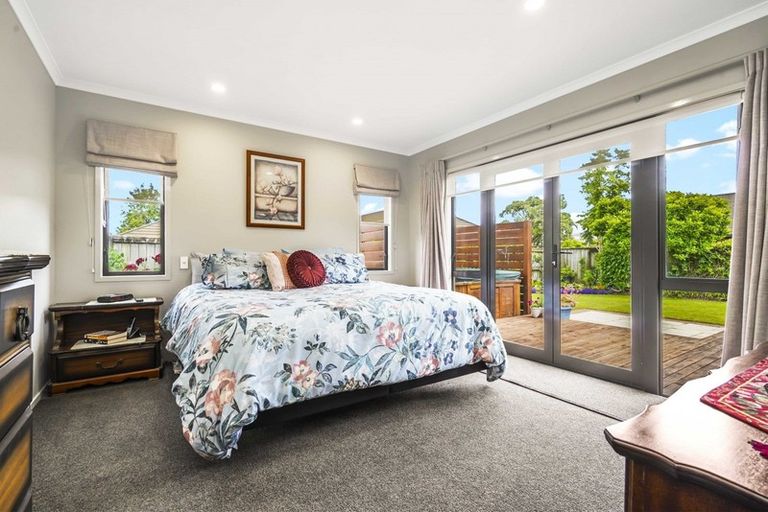 Photo of property in 90 Saint James Drive, Huntington, Hamilton, 3210