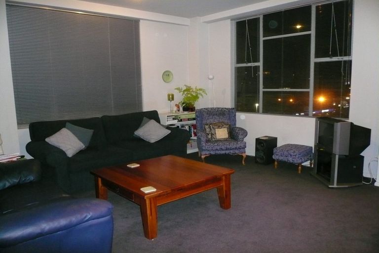 Photo of property in Grandstand Apartments, 80u8 Kent Terrace, Mount Victoria, Wellington, 6011