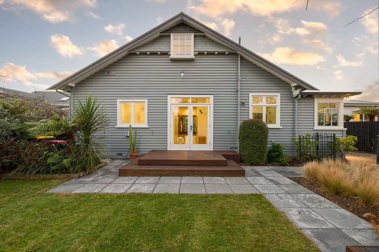 Photo of property in 86 Saint Martins Road, Saint Martins, Christchurch, 8022