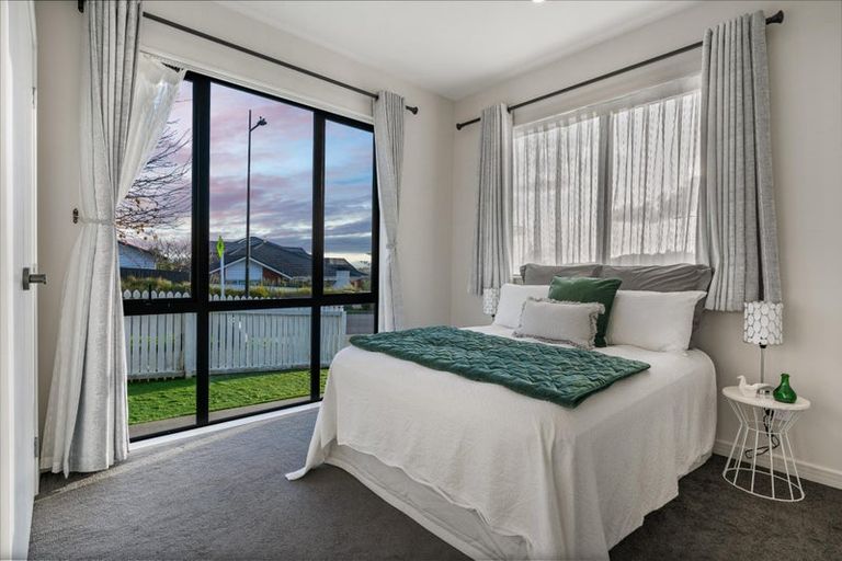 Photo of property in 1 Barrique Road, Kumeu, 0810