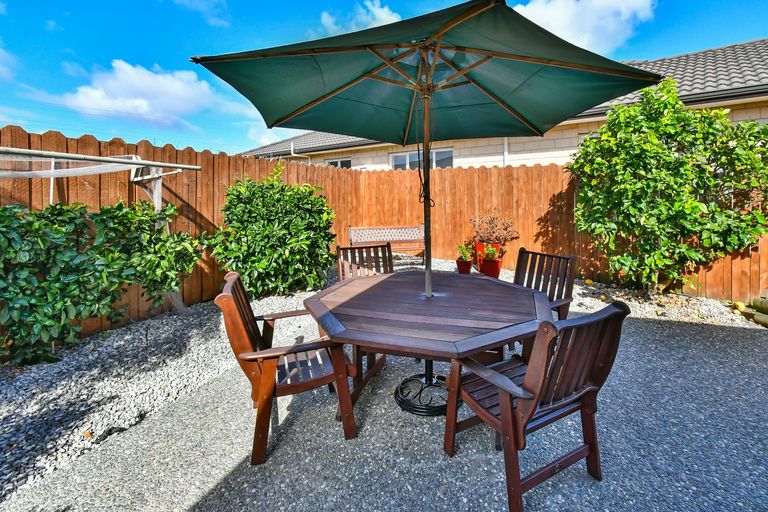 Photo of property in 79 Longford Park Drive, Takanini, 2112