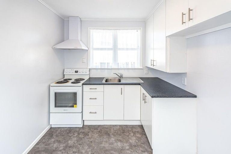 Photo of property in 1 Kupe Place, Castlecliff, Whanganui, 4501