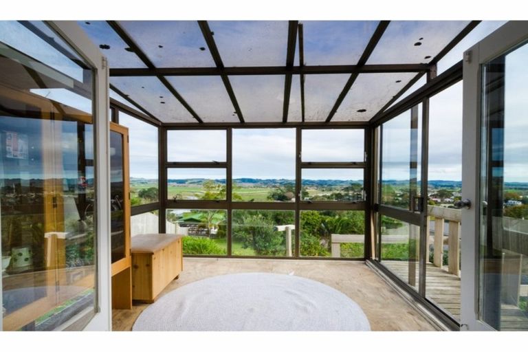 Photo of property in 69 Garfield Road, Helensville, 0800