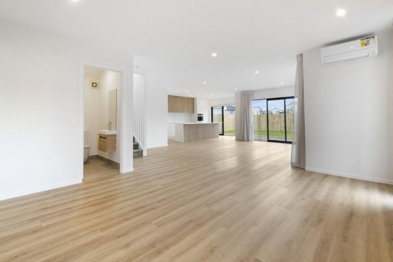 Photo of property in 24 Headsail Drive, Long Bay, Auckland, 0630
