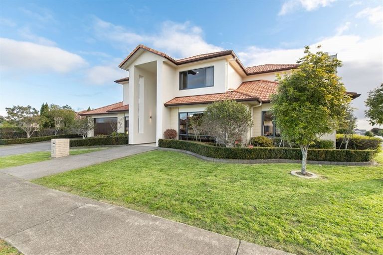 Photo of property in 1 Clomell Drive, Flat Bush, Auckland, 2019