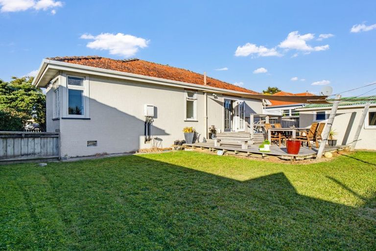 Photo of property in 32 Botanical Road, Takaro, Palmerston North, 4412