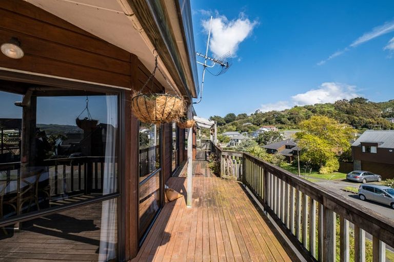 Photo of property in 10 The Crowsnest, Whitby, Porirua, 5024