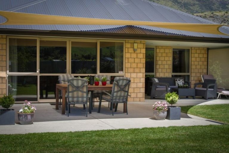 Photo of property in 12 Herries Lane, Lake Hayes, Queenstown, 9304