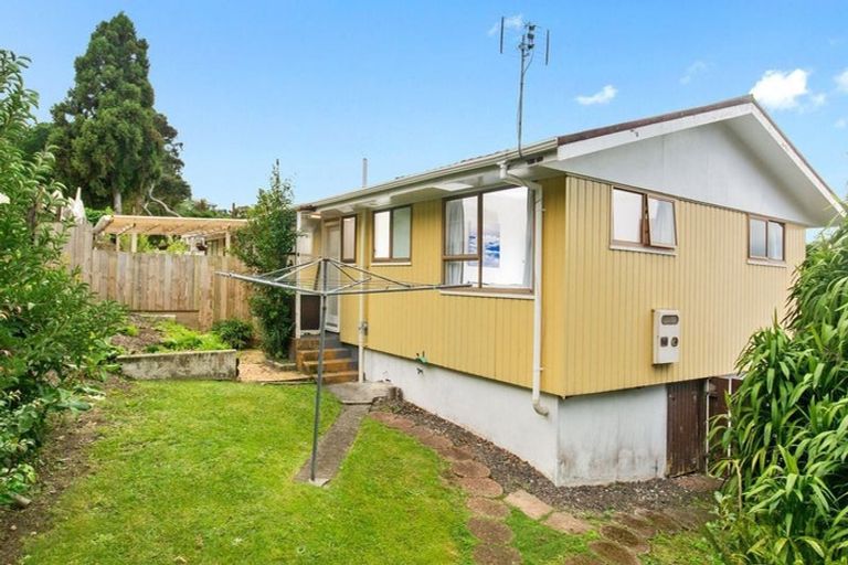Photo of property in 1/19 Kemp Road, Massey, Auckland, 0614