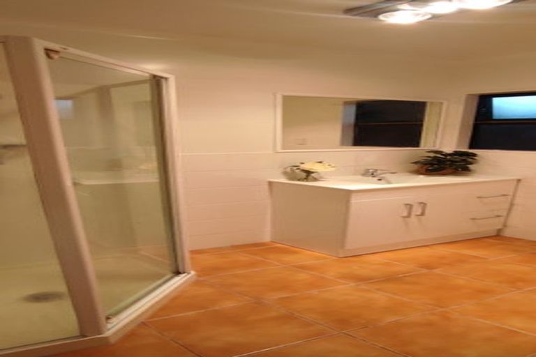 Photo of property in 40 Reid Road, New Lynn, Auckland, 0600