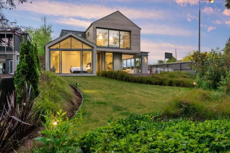 Photo of property in 1 Wood Lane, Fendalton, Christchurch, 8014