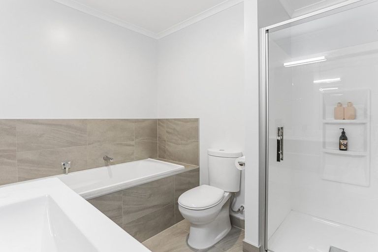 Photo of property in 21 Spotted Dove Road, Hobsonville, Auckland, 0616