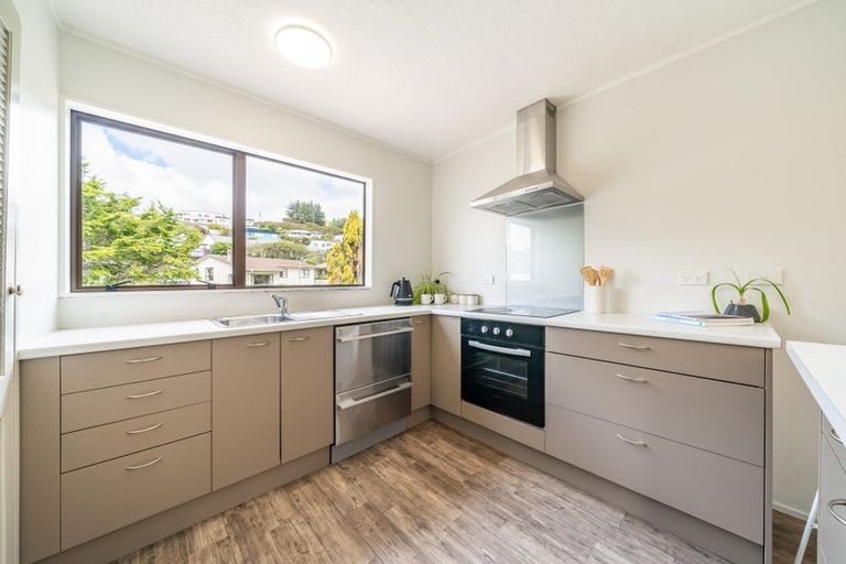 Photo of property in 56 Albatross Close, Whitby, Porirua, 5024