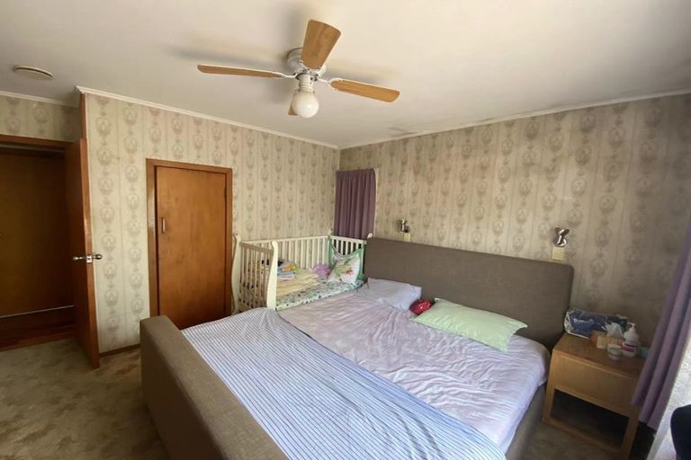 Photo of property in 15 Moor Avenue, Te Atatu Peninsula, Auckland, 0610