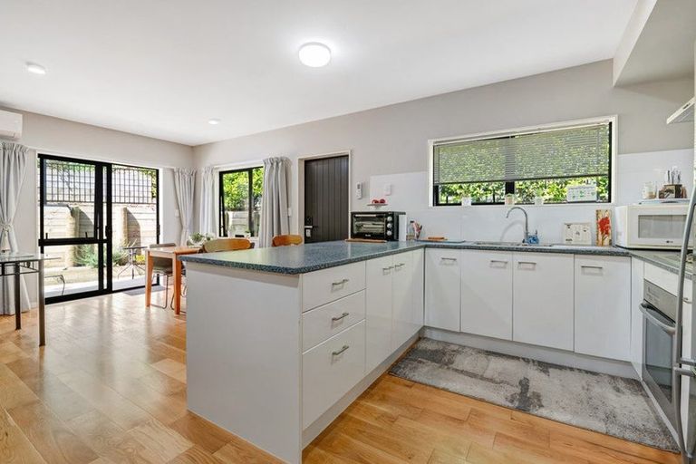 Photo of property in 5 Waititiro Rise, Stanmore Bay, Whangaparaoa, 0932