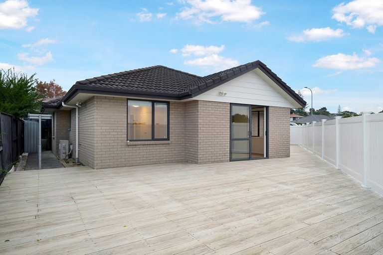Photo of property in 7 Anna Lane, Glen Eden, Auckland, 0602