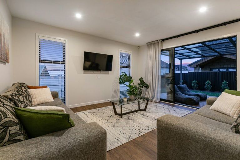 Photo of property in 2a Roland Road, Greenhithe, Auckland, 0632
