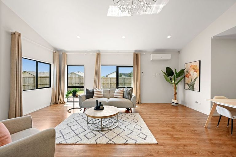 Photo of property in 33 Sirius Crescent, Rototuna North, Hamilton, 3210
