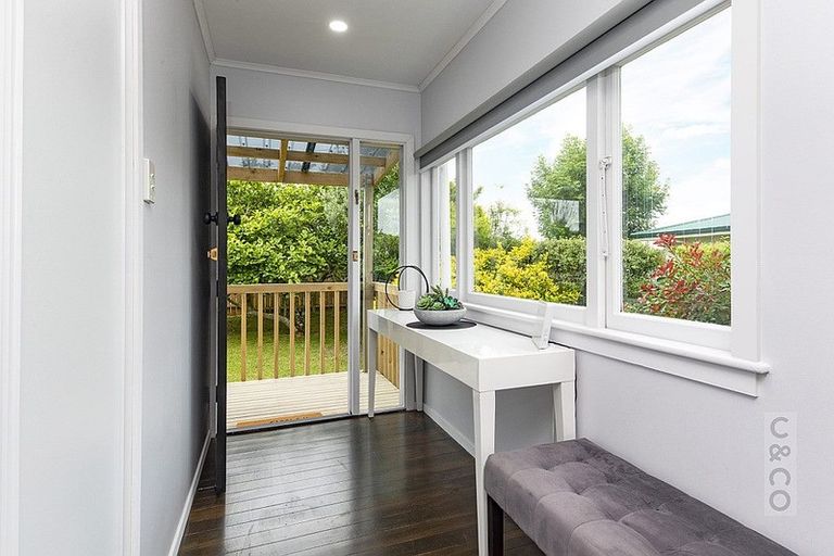 Photo of property in 16 Great North Road, Riverhead, 0820